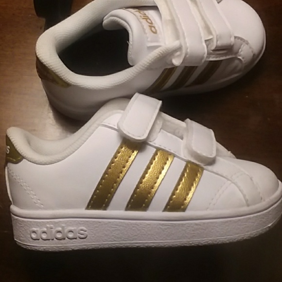 Baby Adidas - Picture 4 of 4